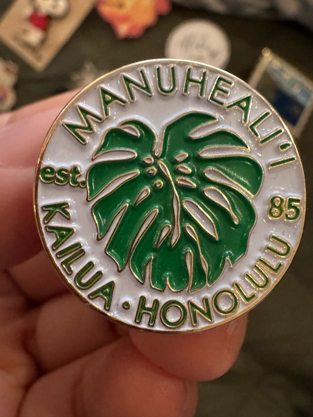 Manuheali'i Green and White Monstera Leaf Enamel Brooch - Picture 2 of 4